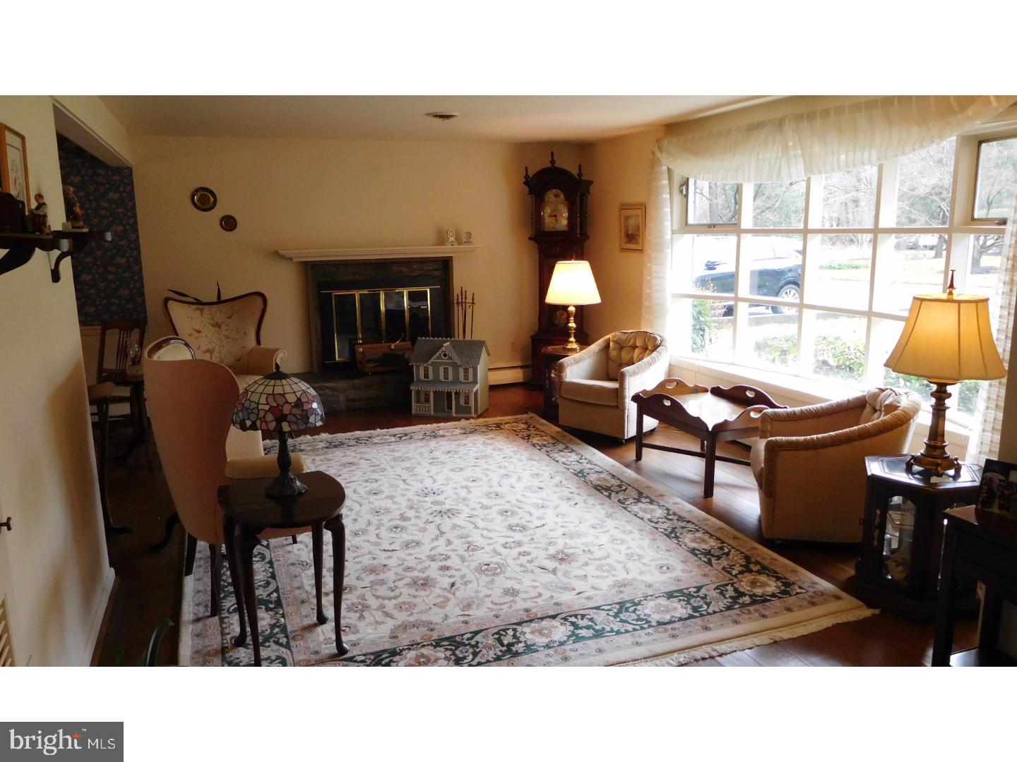 340 Meetinghouse Lane Media, PA 19063 - Photo 6 of 25 Living Room