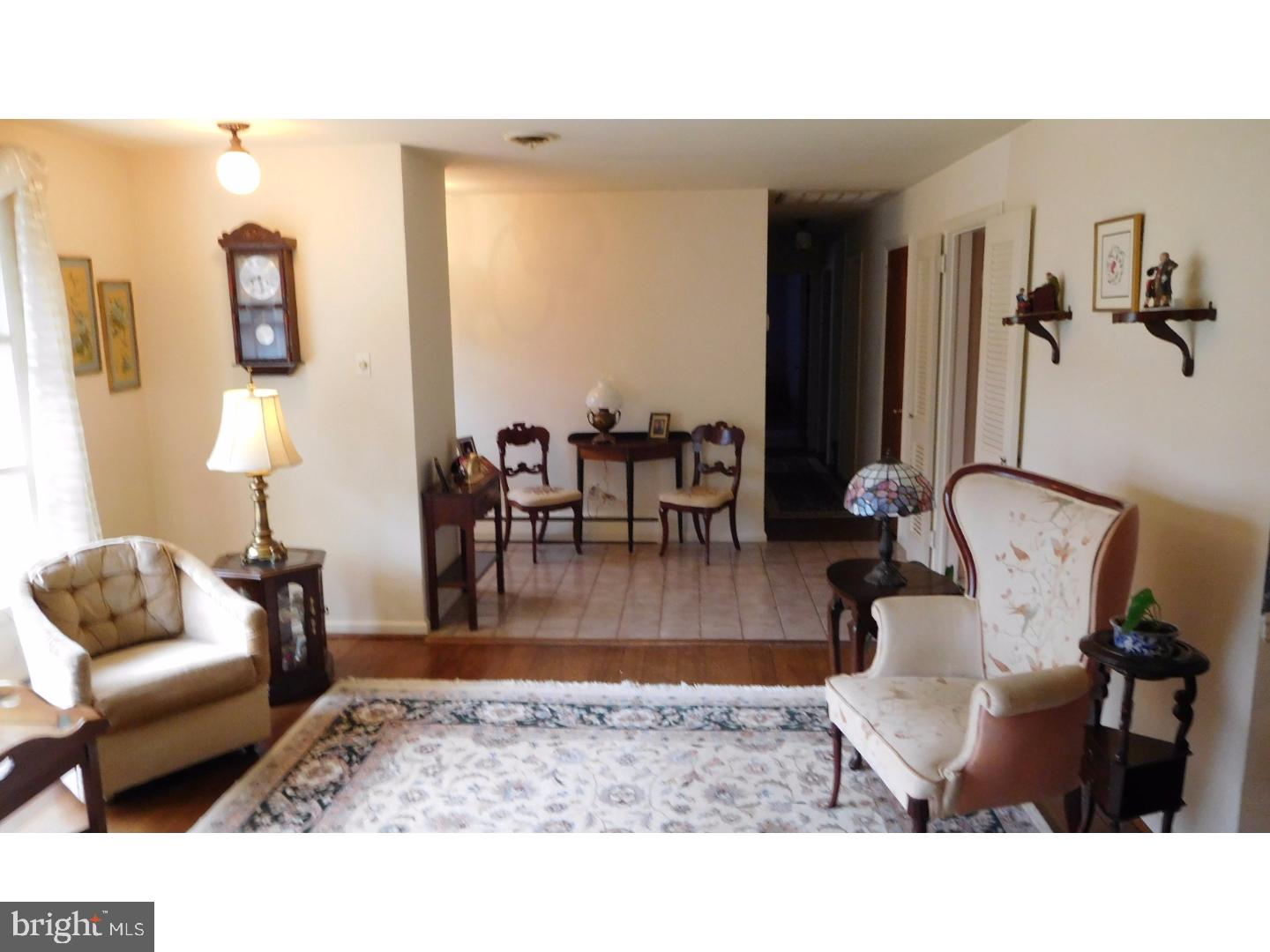 340 Meetinghouse Lane Media, PA 19063 - Photo 7 of 25 Living Room