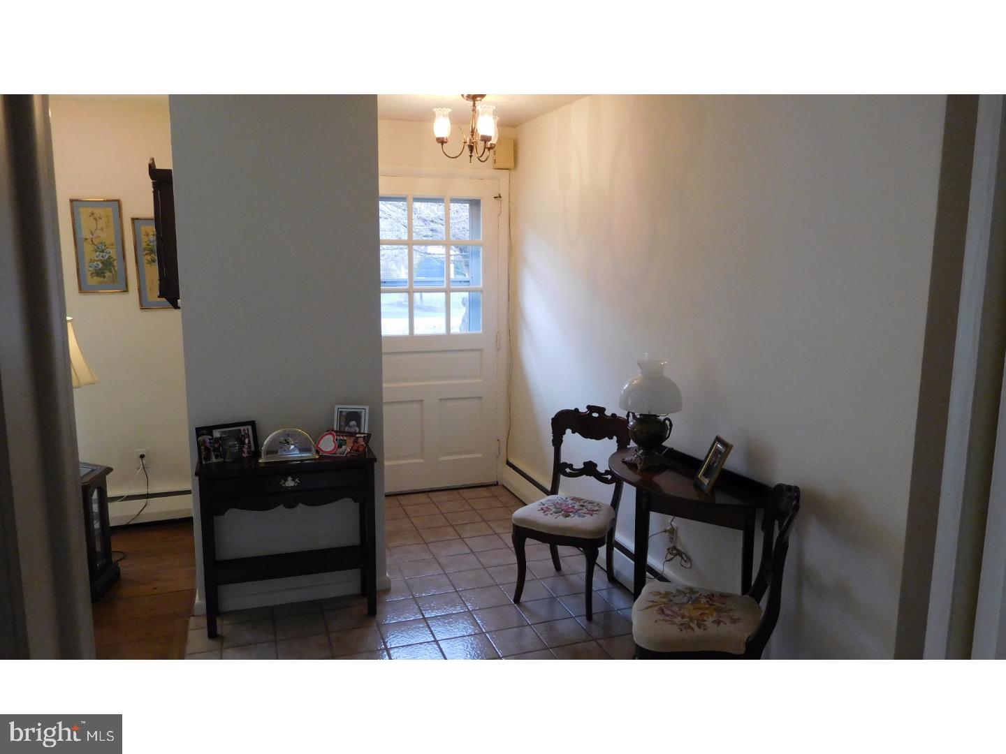 340 Meetinghouse Lane Media, PA 19063 - Photo 8 of 25 Foyer