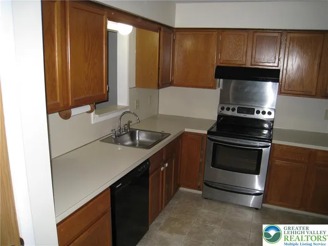 $2,200 | 2724 Madison Avenue, Bethlehem, PA 18017