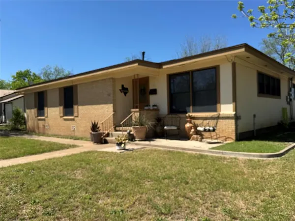 $239,000 | 1900 South Walnut Street, Brady, TX 76825