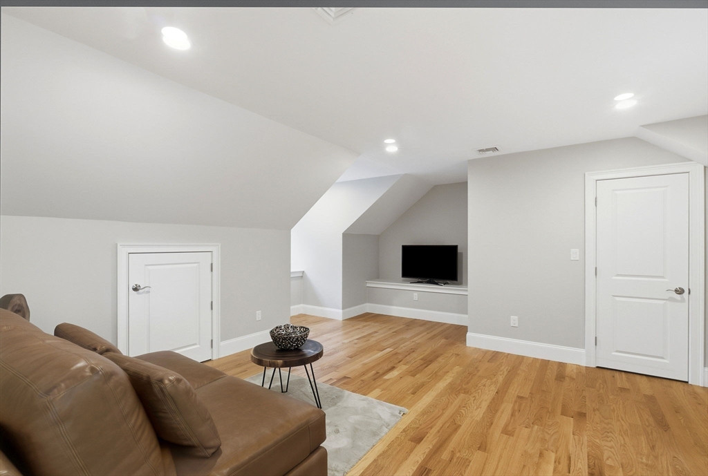 7 Davis Road Bedford, MA 01730 - Photo 29 of 37