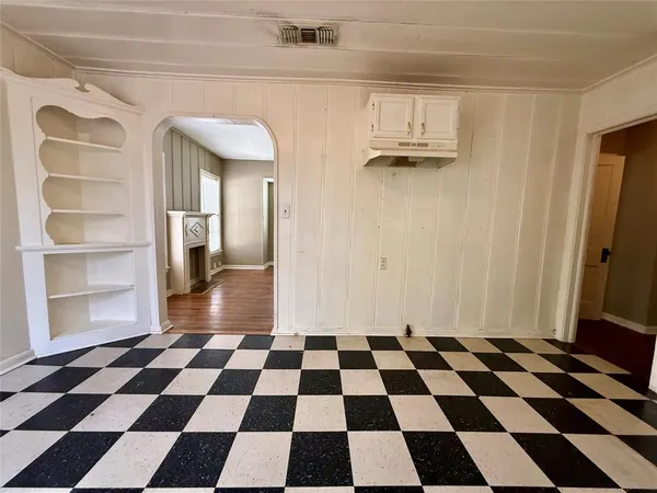 $270,000 | 2600 Frazier Avenue, Fort Worth, TX 76110