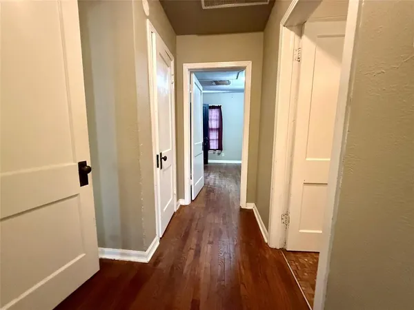 $270,000 | 2600 Frazier Avenue, Fort Worth, TX 76110
