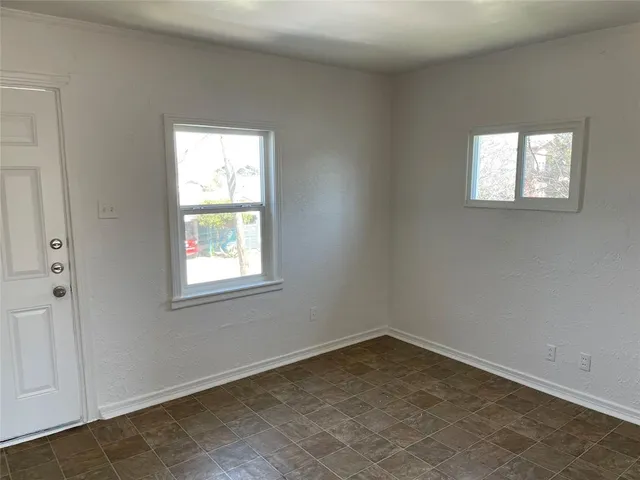 $299,000 | 2600 Frazier Avenue, Fort Worth, TX 76110