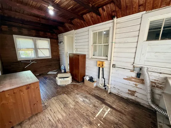 $270,000 | 2600 Frazier Avenue, Fort Worth, TX 76110
