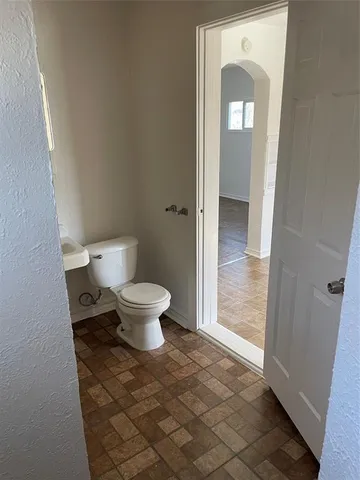 $299,000 | 2600 Frazier Avenue, Fort Worth, TX 76110