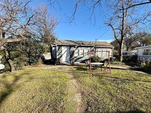 $270,000 | 2600 Frazier Avenue, Fort Worth, TX 76110