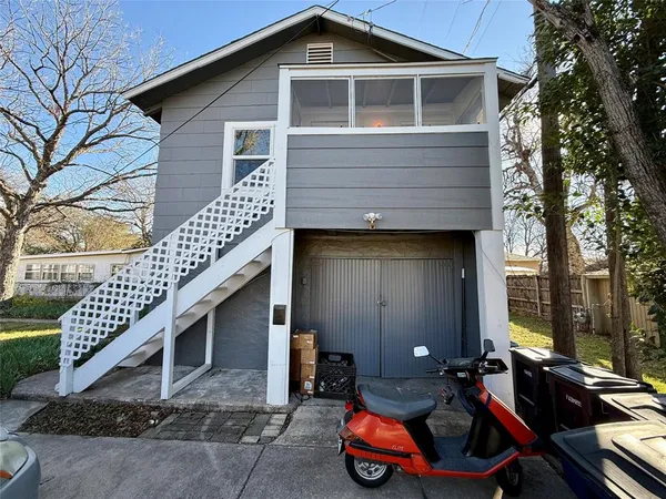 $270,000 | 2600 Frazier Avenue, Fort Worth, TX 76110