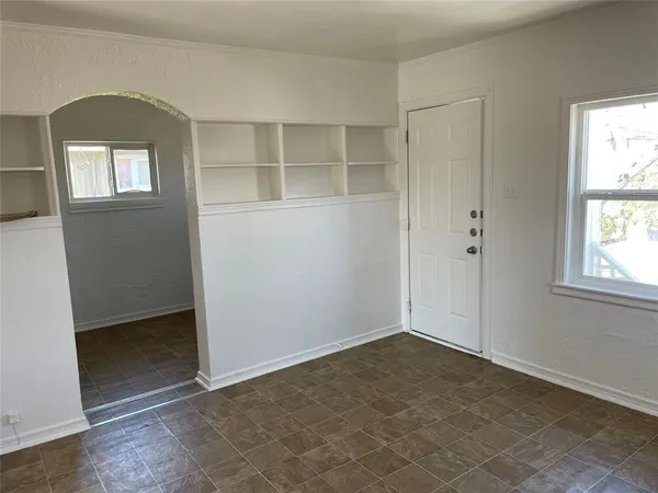 $270,000 | 2600 Frazier Avenue, Fort Worth, TX 76110