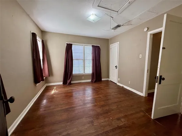 $270,000 | 2600 Frazier Avenue, Fort Worth, TX 76110