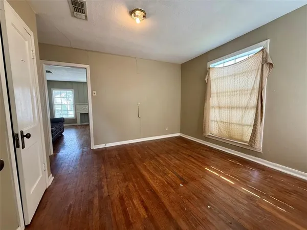 $270,000 | 2600 Frazier Avenue, Fort Worth, TX 76110