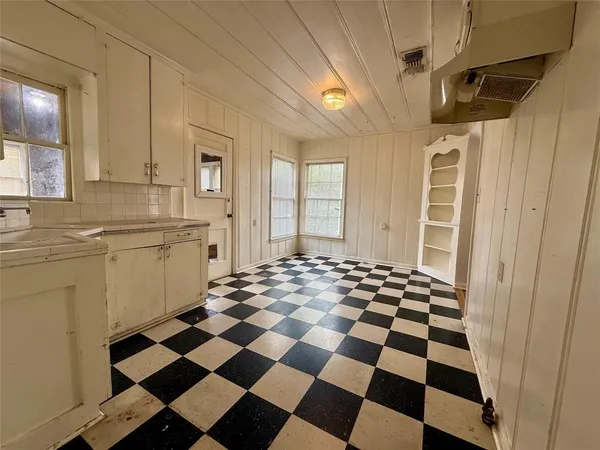 $270,000 | 2600 Frazier Avenue, Fort Worth, TX 76110