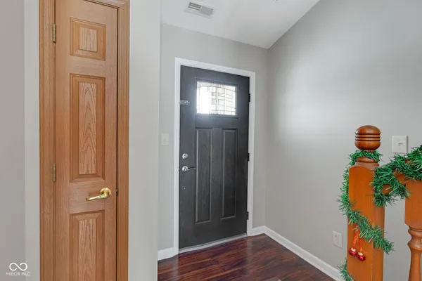 $2,050 | 6318 Pickwick Court, Zionsville, IN 46077