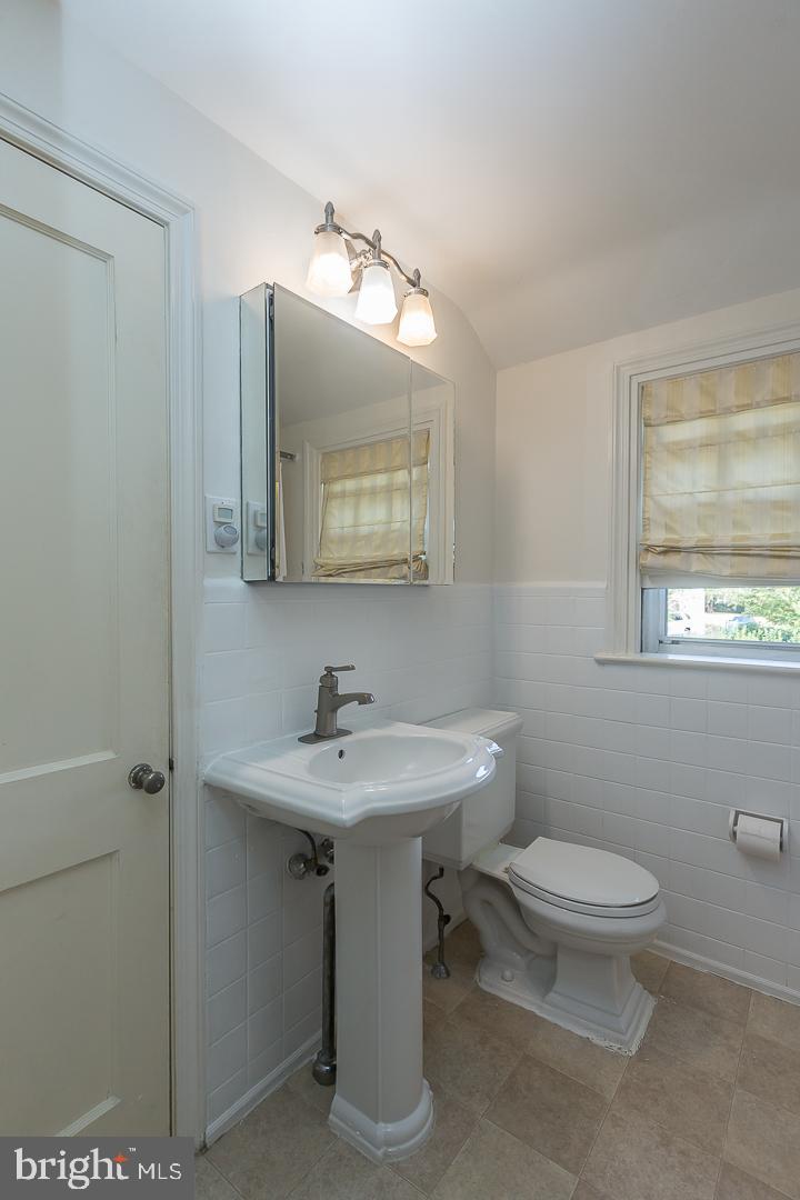 531 Weymouth Road Springfield, PA 19064 - Photo 14 of 22 Full Bathroom