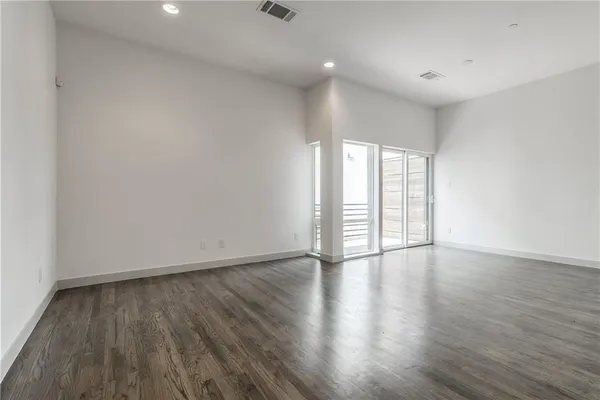 $3,500 | 2290 North Fitzhugh Avenue, Unit 20, Dallas, TX 75204