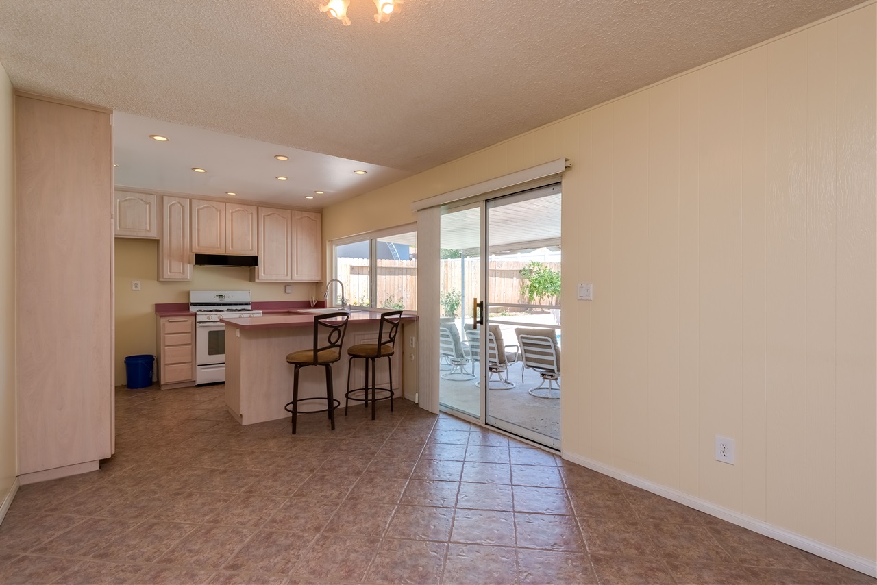 10028 Maple Tree Road Santee, CA 92071 - Photo 7 of 25