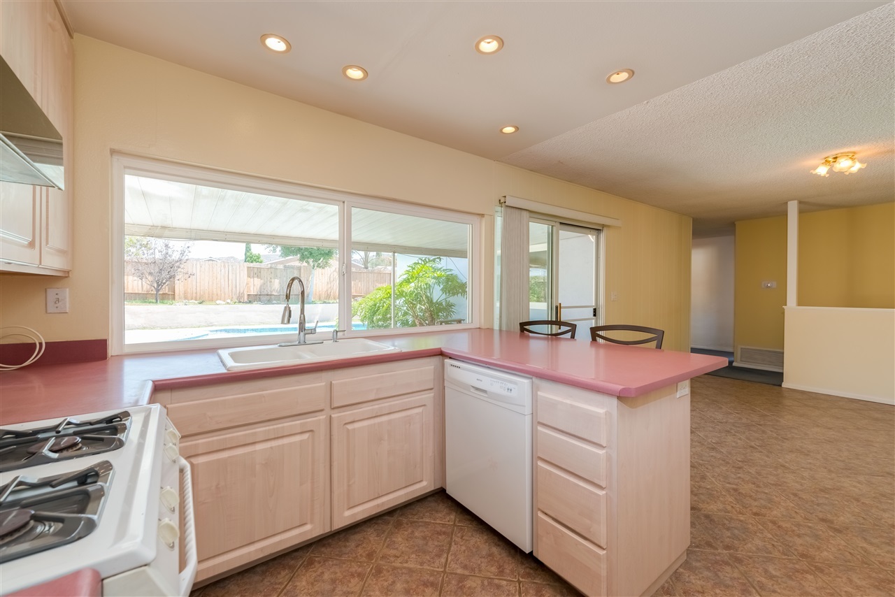 10028 Maple Tree Road Santee, CA 92071 - Photo 10 of 25
