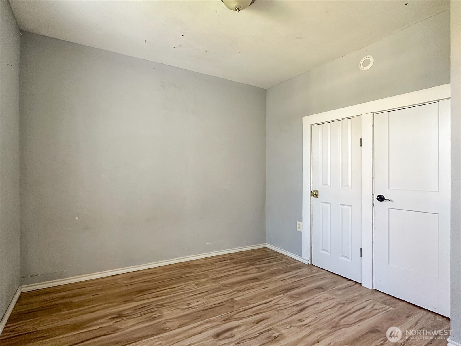 1222 West Schley Street Aberdeen, WA 98520 - Photo 18 of 31 a view of room