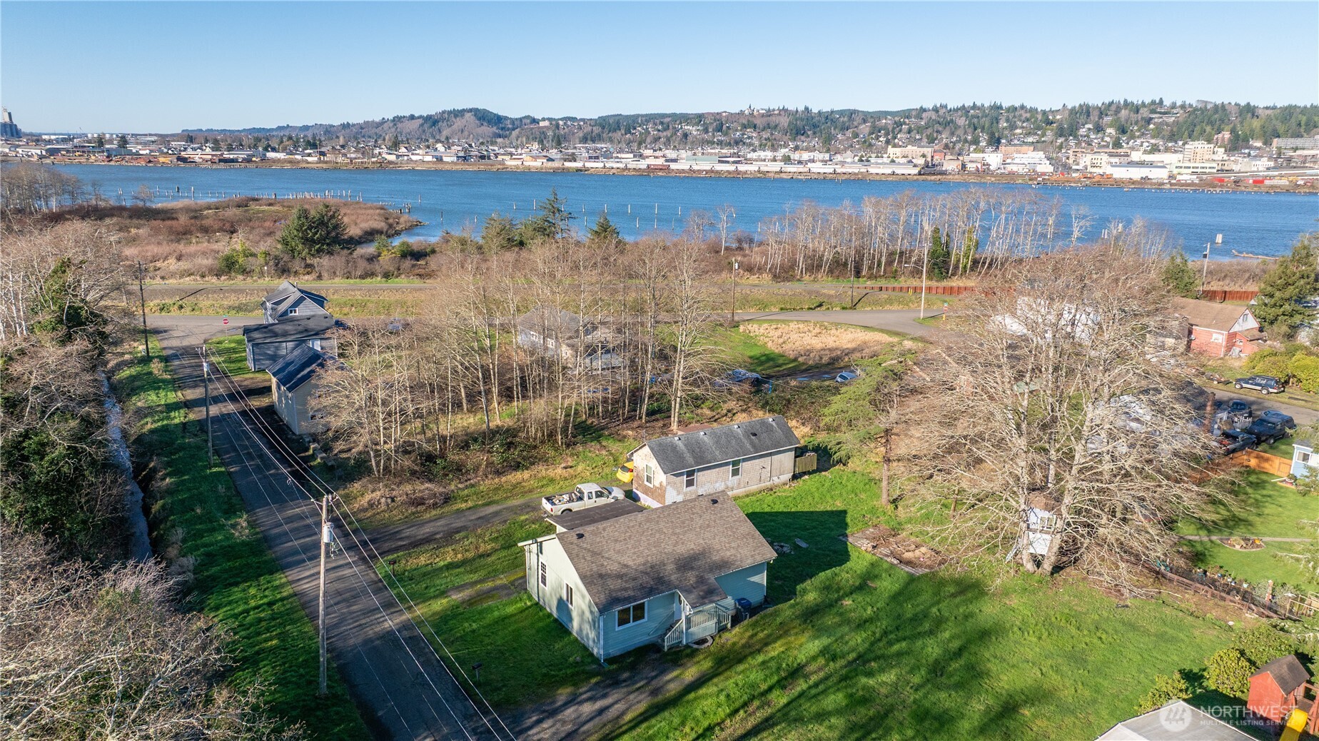 1222 West Schley Street Aberdeen, WA 98520 - Photo 25 of 31 a view of lake with city