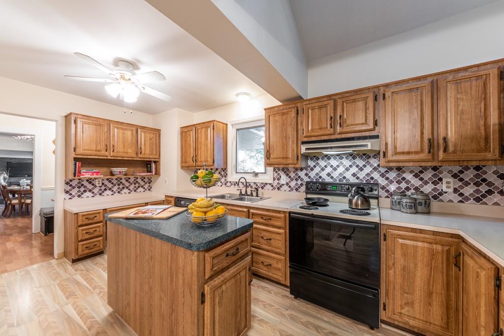 219 Castlegate Road Pittsburgh, PA 15221 - Photo 9 of 25 Gallery Image 9