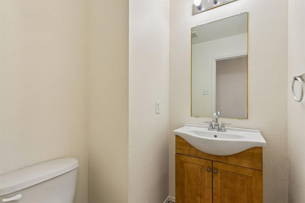 13887 Valley Ranch Road Fort Worth, TX 76262 - Photo 16 of 38