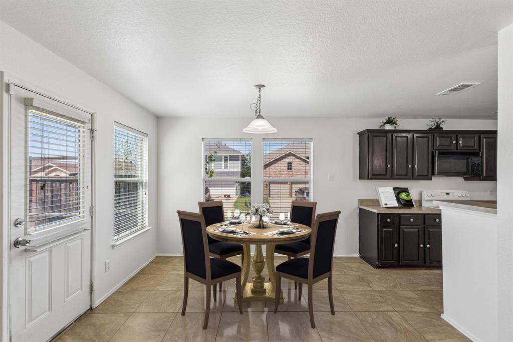 13887 Valley Ranch Road Fort Worth, TX 76262 - Photo 7 of 38 Virtually Staged