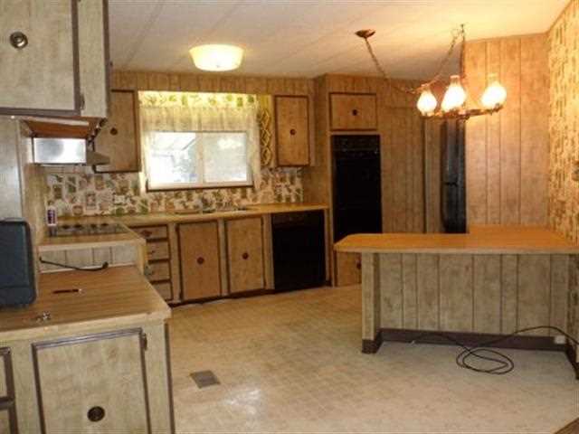 4202 East Lane Park Road, Unit SPACE # 12 Mead, WA 99021 - Photo 5 of 11