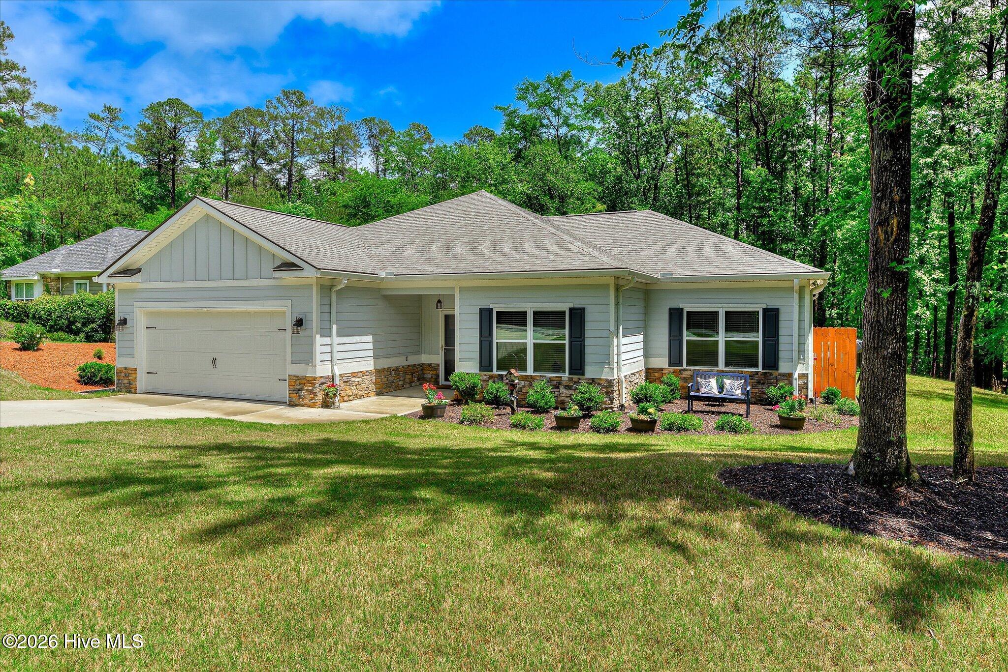 212 Deveraux Point McCormick, SC 29835 - Photo 2 of 44 002 - Front Right