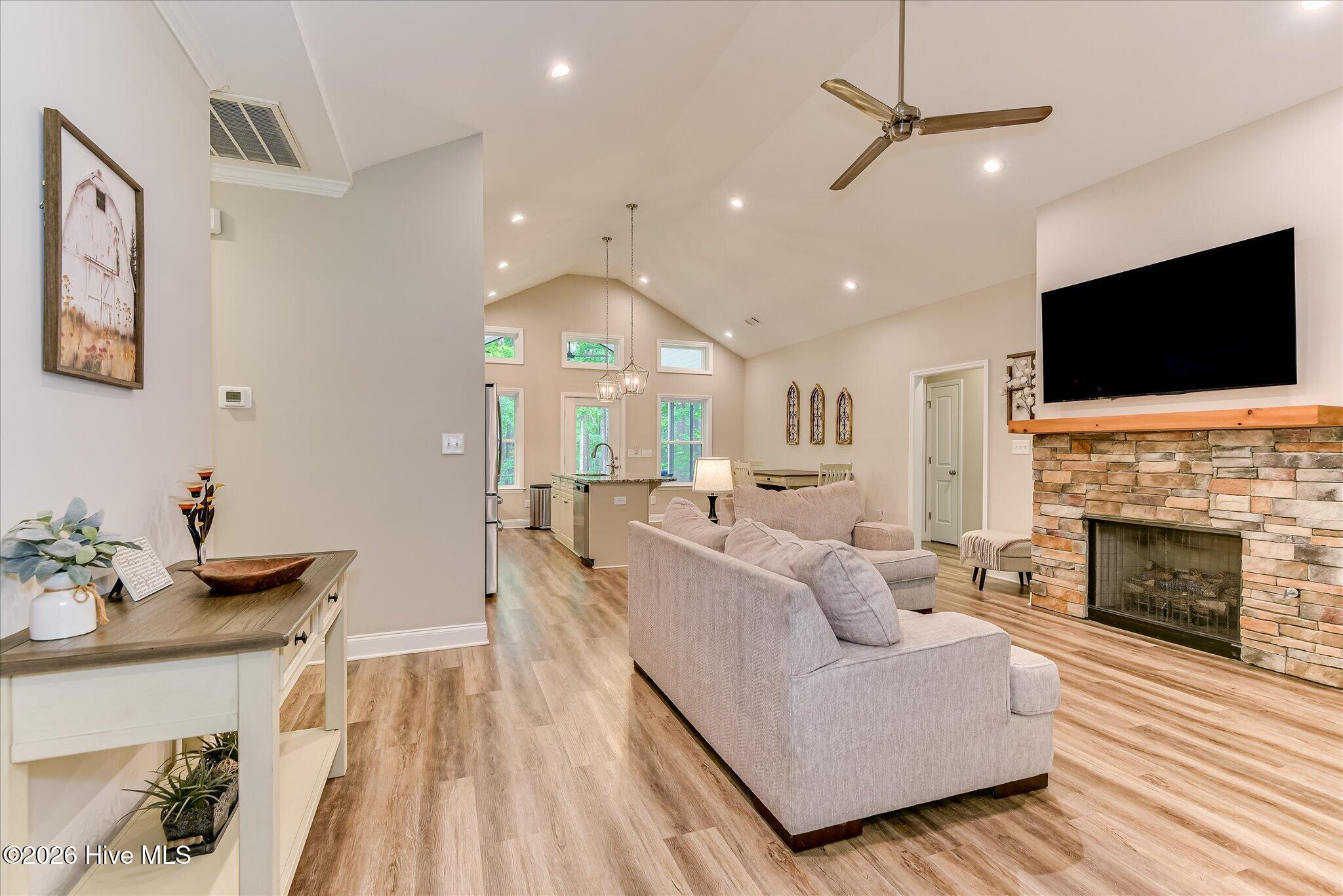 212 Deveraux Point McCormick, SC 29835 - Photo 6 of 44 12-112