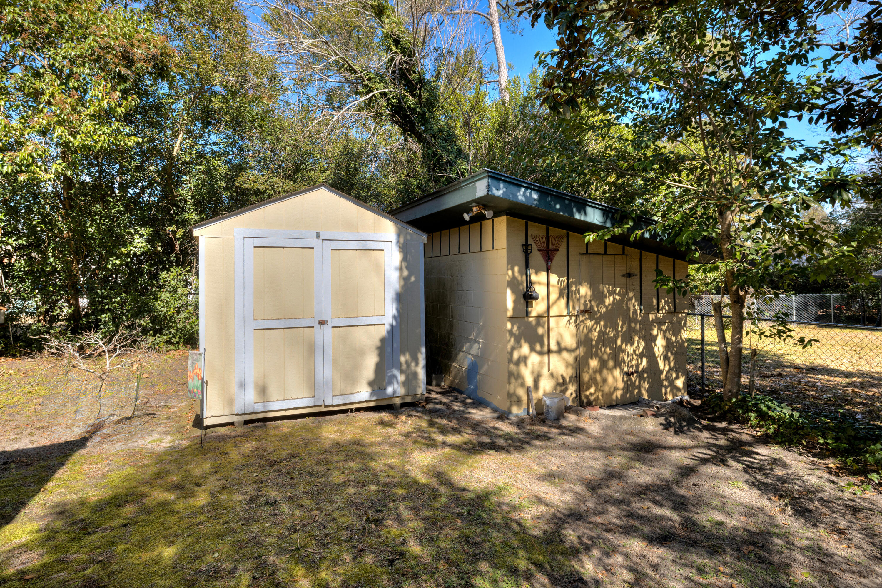 543 West Calhoun Street Sumter, SC 29150 - Photo 9 of 41 2 storage sheds