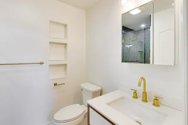 $4,000 | 1402 North La Salle Drive, Unit 1N, Chicago, IL 60610