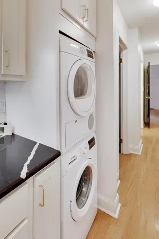 $4,000 | 1402 North La Salle Drive, Unit 1N, Chicago, IL 60610