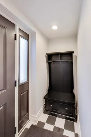 $4,000 | 1402 North La Salle Drive, Unit 1N, Chicago, IL 60610