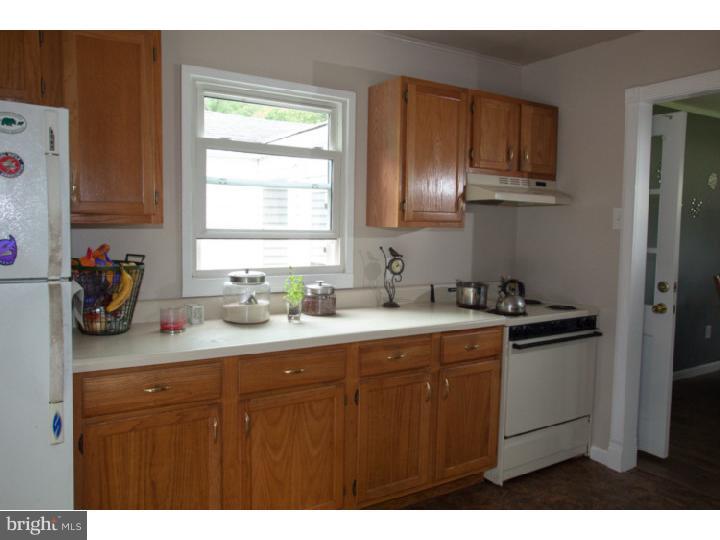 137 Gable Road Paoli, PA 19301 - Photo 7 of 20 Kitchen