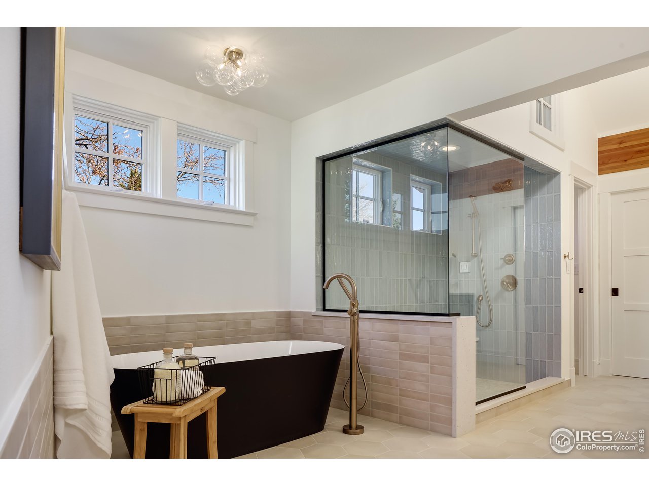 2088 Alpine Dr. Boulder, CO 80304 - Photo 15 of 37 a bathroom with a bathtub and a sink