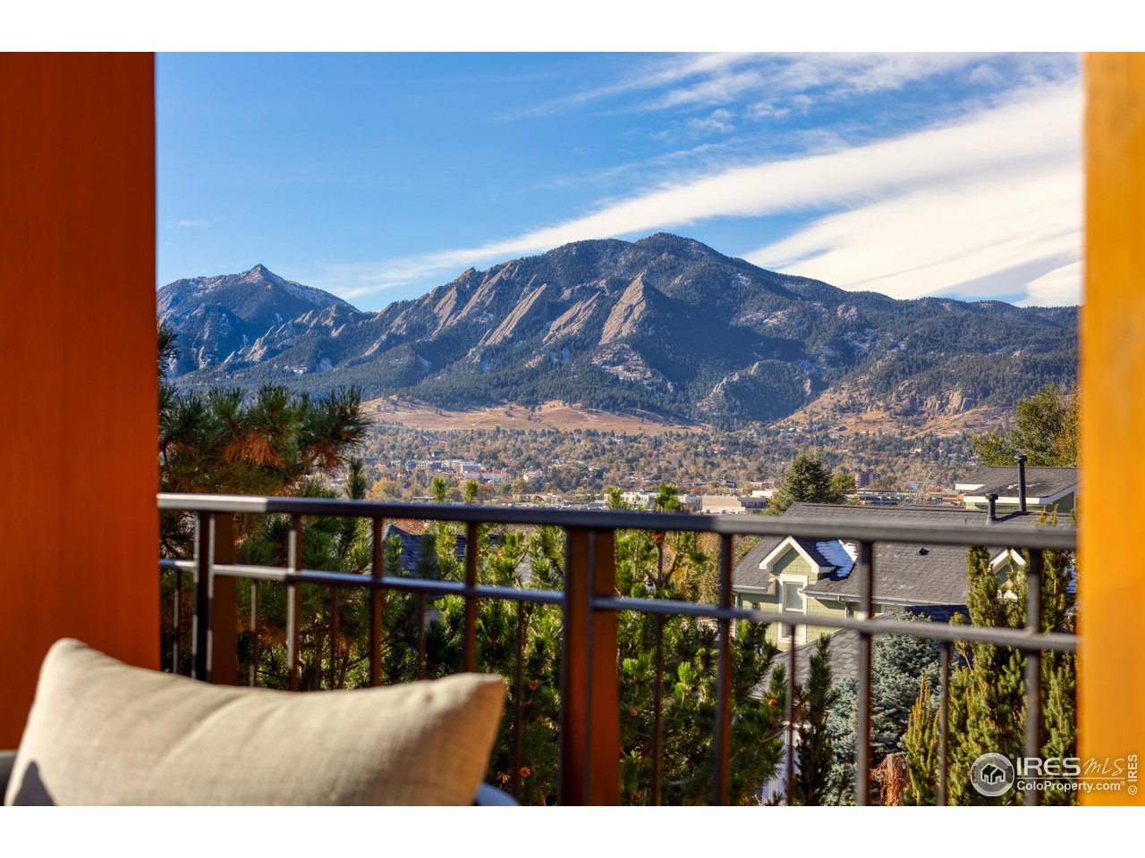 2088 Alpine Dr. Boulder, CO 80304 - Photo 18 of 37 a view of a sky from a balcony