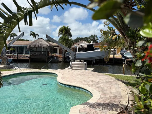 $799,900 | 842 Argonaut Isle, Dania Beach, FL 33004