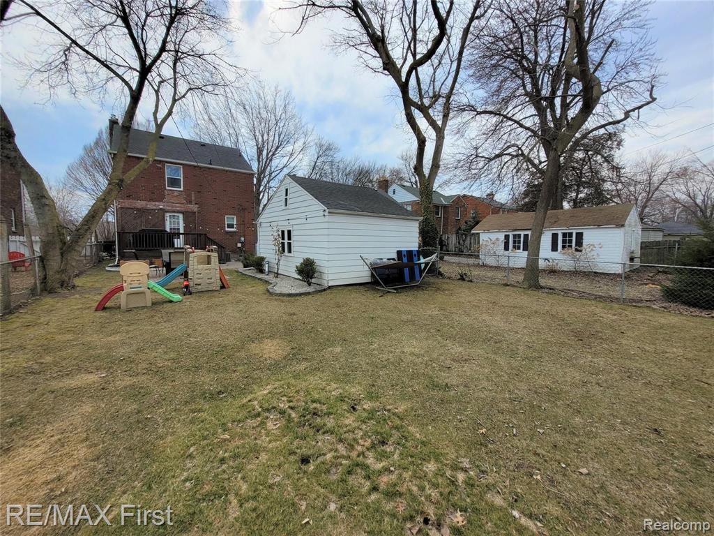 1168 Vernier Road Grosse Pointe Woods, MI 48236 - Photo 20 of 21