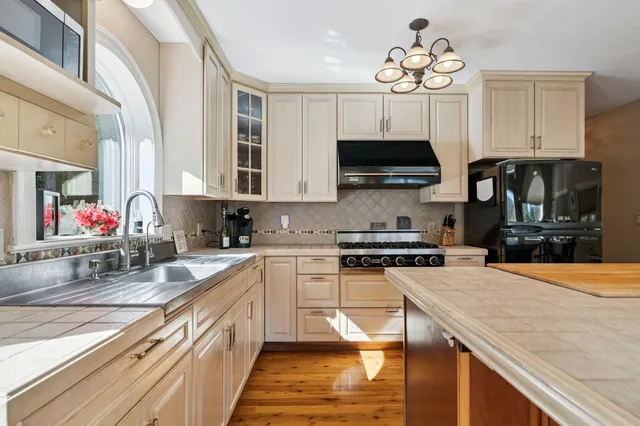 $849,900 | 117 Horseshoe Drive, West Windsor, VT 05037