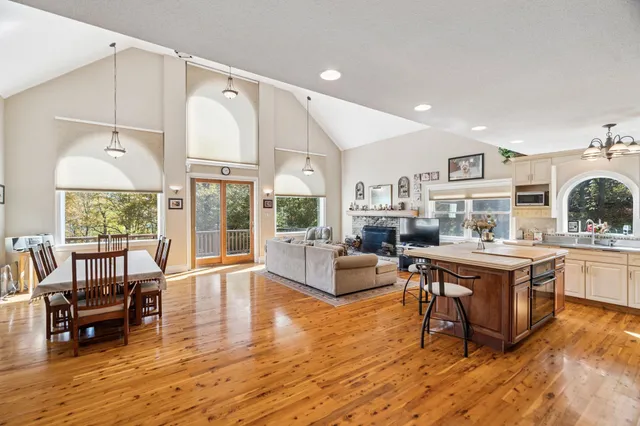 $849,900 | 117 Horseshoe Drive, West Windsor, VT 05037