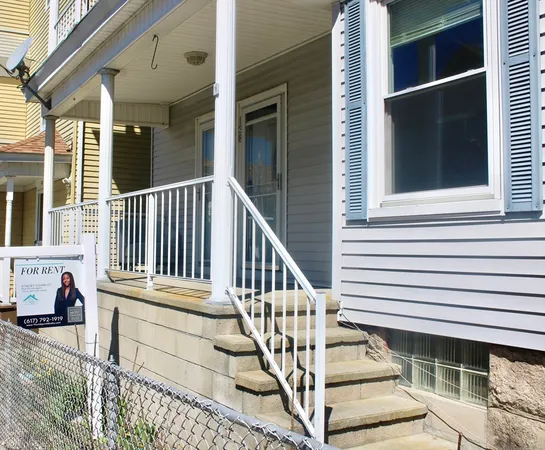 $2,000 | 136 Horton Street, Unit 1, Fall River, MA 02723