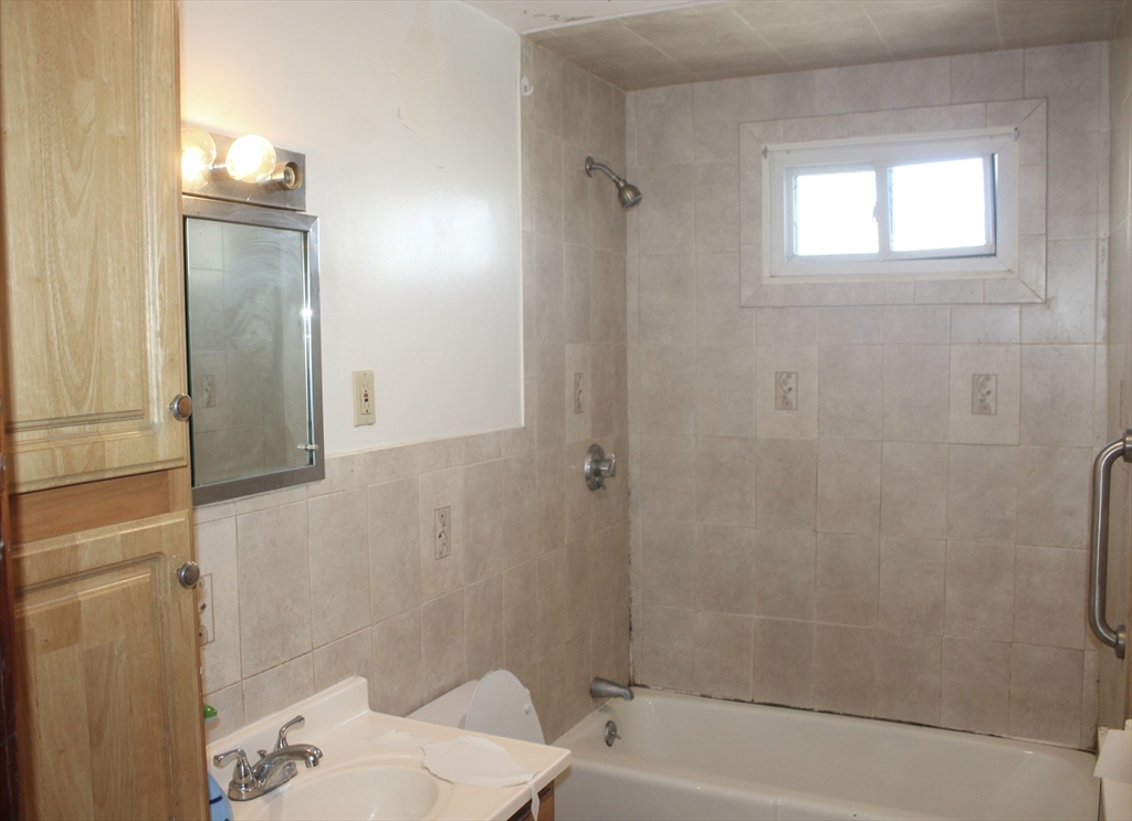 136 Horton Street, Unit 1 Fall River, MA 02723 - Photo 13 of 15