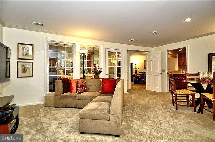 10703 Kings Riding Way, Unit T113 North Bethesda, MD 20852 - Photo 15 of 30 Living Room