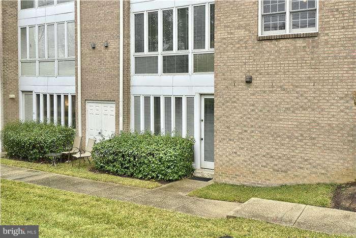10703 Kings Riding Way, Unit T113 North Bethesda, MD 20852 - Photo 23 of 30 Exterior (Rear)