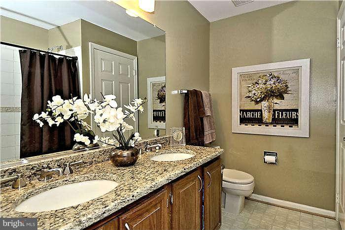 10703 Kings Riding Way, Unit T113 North Bethesda, MD 20852 - Photo 7 of 30 Bath (Master)