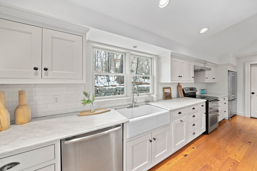 605 Main Street Hingham, MA 02043 - Photo 5 of 38