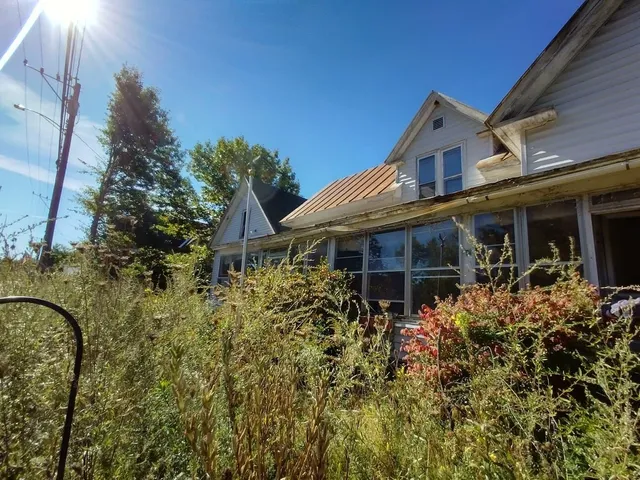 $38,000 | 71 Pittsfield Avenue, Hartland, ME 04943