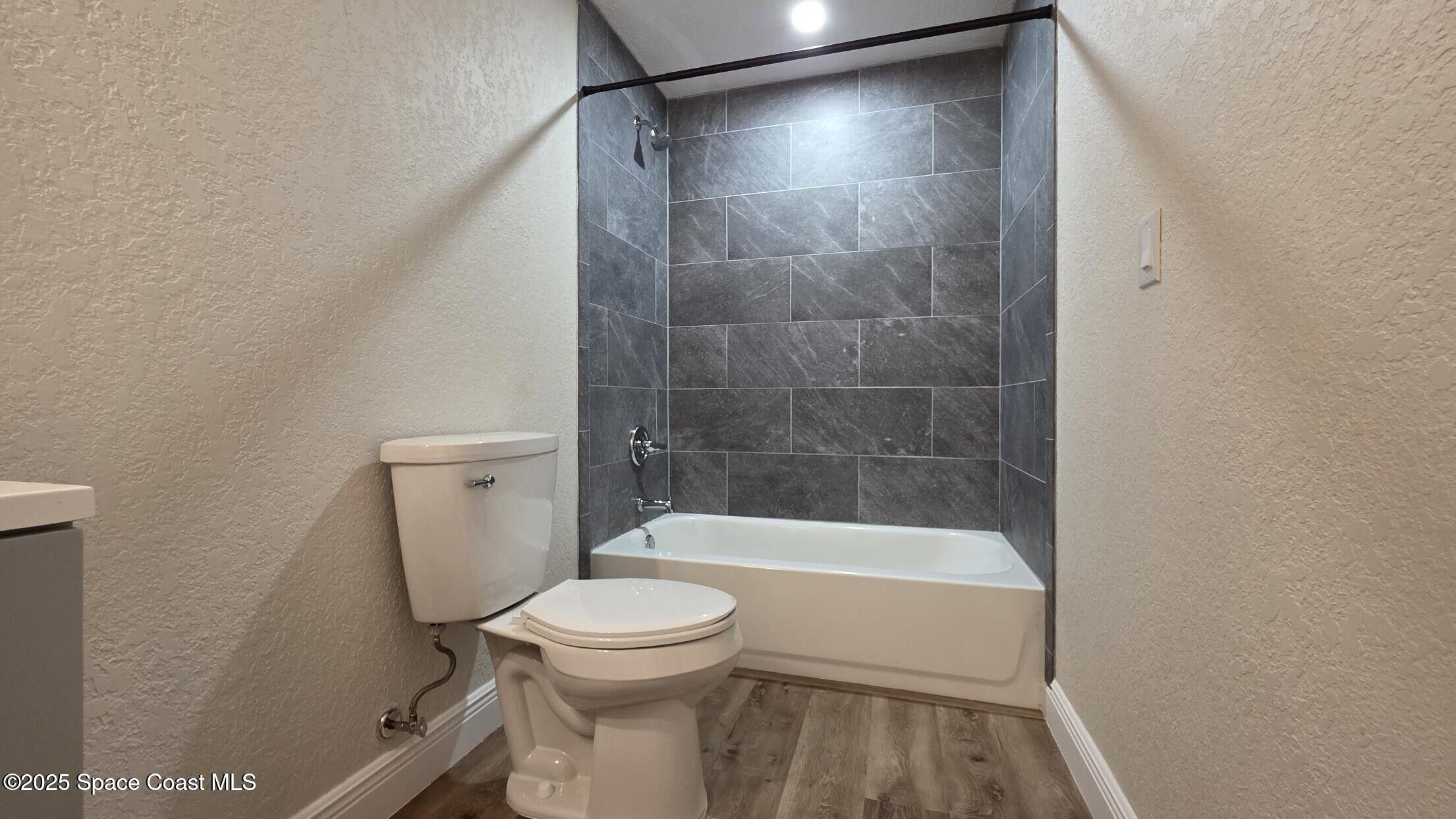 1880 Murrell Road, Unit E19 Rockledge, FL 32955 - Photo 19 of 24 main bath