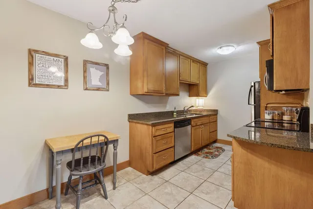 $119,950 | 9143 Olson Mem Highway, Unit 306, Golden Valley, MN 55427